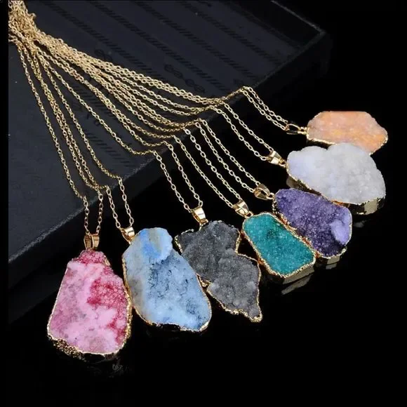 Crystal Pendant Necklace💜   - Picture 3 of 4